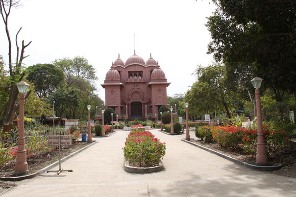 Vir Narmad Saraswati Mandir in Surat