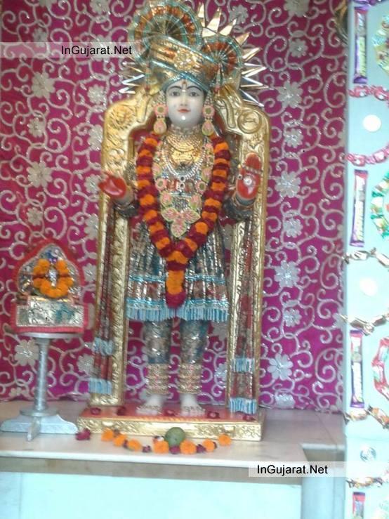 Ghanshyam Maharaj Photos - Shri Ghanshyam Maharaj Images Latest Live Pictures