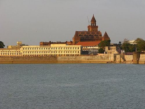 Hamirsar Lake in Bhuj Gujarat - History of Hamirsar Lake Bhuj