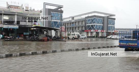 Heavy Rainfall in Ahmedabad 2014 - On 24 July 2014 It’s Heavy Raining in Ahmedabad City of Gujarat LATEST NEWS