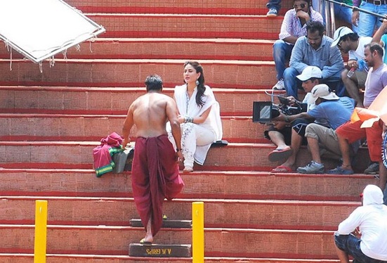 Kareena Kapoor in White Dress in Singham Returns 2014 - Simple Anarkali Suit Look