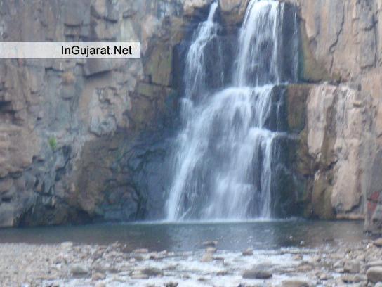 Jhanjhari Waterfall in Ahmedabad - Zanzari Waterfall near Ahmedabad in Gujarat - Location - Distance - Photos - Images