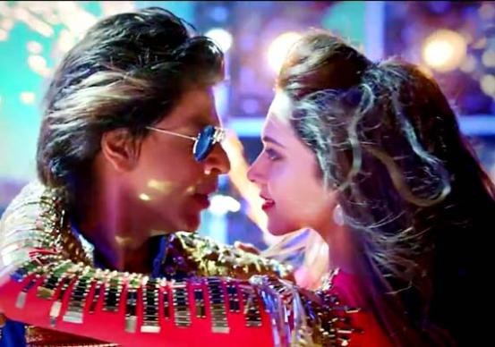 Deepika Padukone and Shahrukh Khan Kiss in Happy New Year