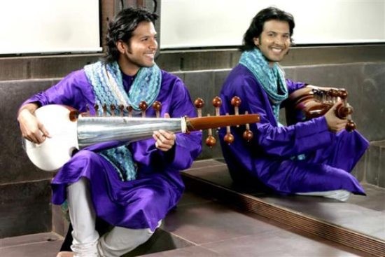 Amaan & Ayaan Ali Khan in Rajkot – Sarod Player Amaan & Ayaan for Surmayi Sanj Event at Rajkot.jpg