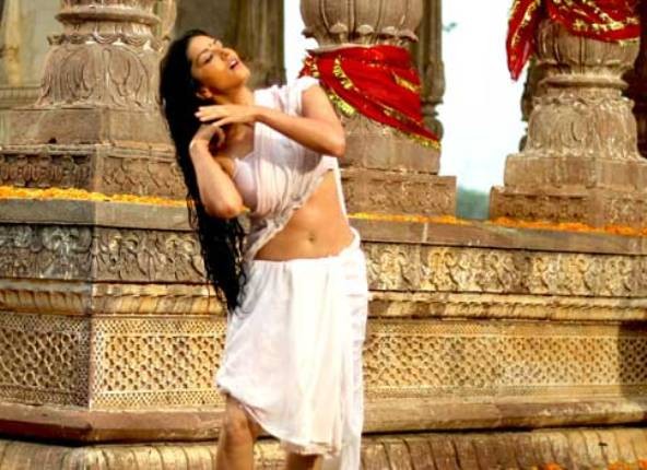 Sunny Leone in ek Paheli Leela